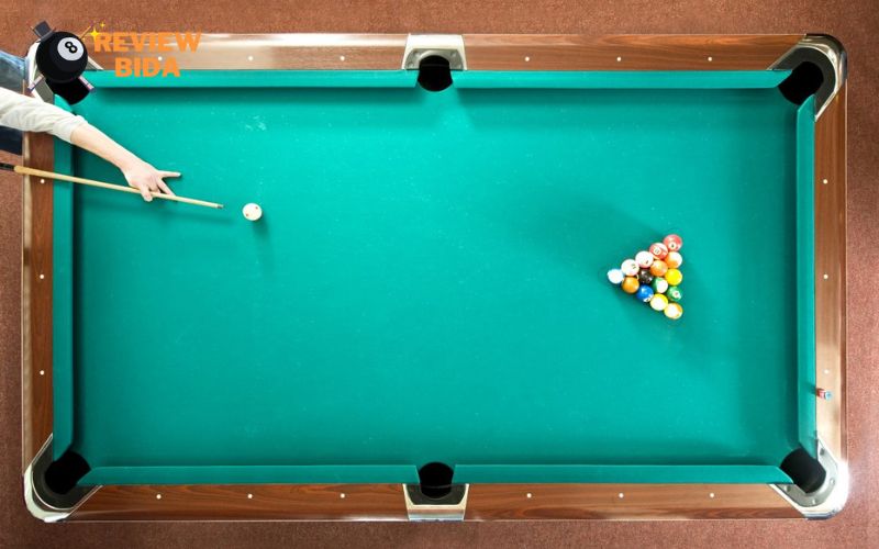 Billiard straight pool