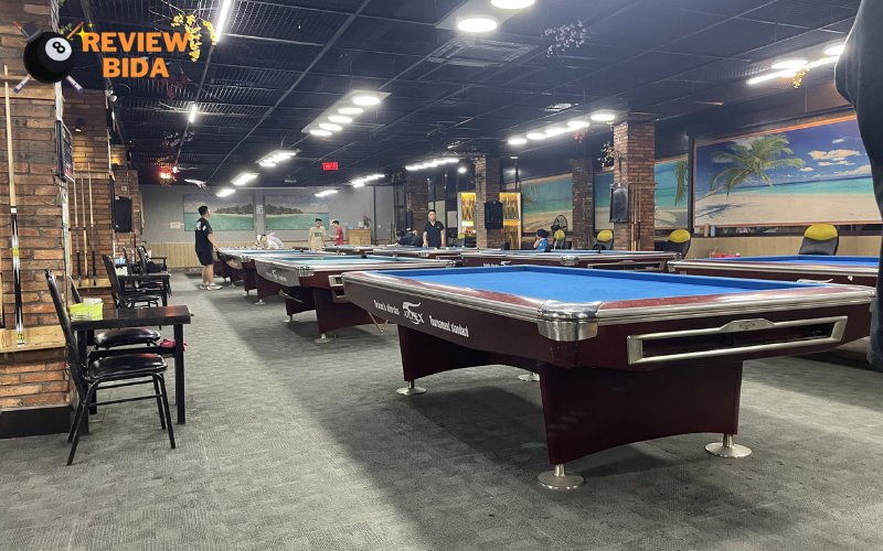 Billiards bida Rome sở hữu không gian chơi bida rộng rãi, thoáng mát