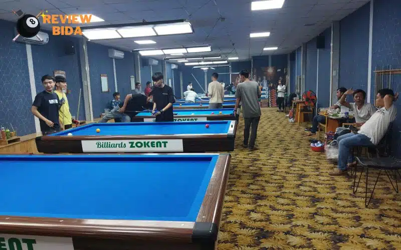 Quán bida Zokent Billiards Club nằm tại mặt tiền đường Quận 9 