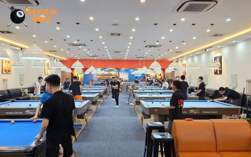 Bida LYP Phan Xích Long có hệ thống bàn bida cao cấp