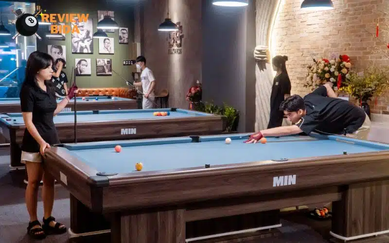 DG Billiards sở hữu nhiều bàn bida đạt chuẩn quốc tế và dịch vụ chuyên nghiệp