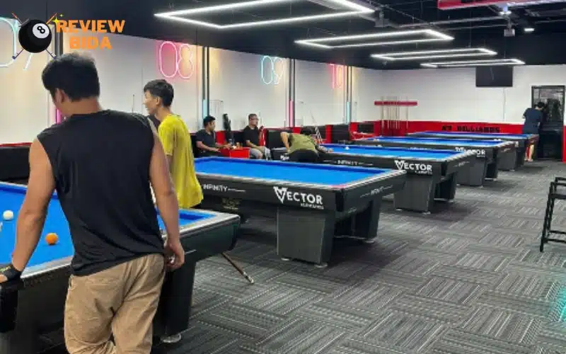 Không gian điểm chơi bida KT Billiards Club