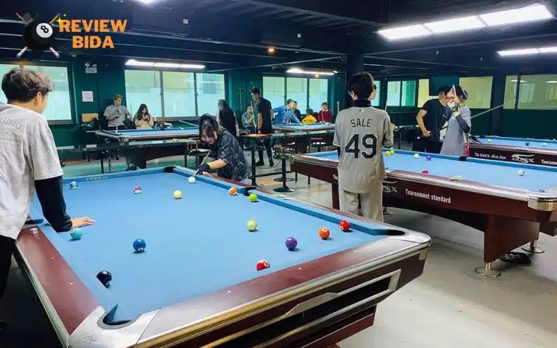 99 Billiard & Pub là một trong những quán yêu thích thuộc top bida quận Hà Đông